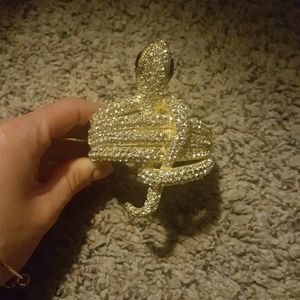 5/$20 Gold snake clasp bracelet